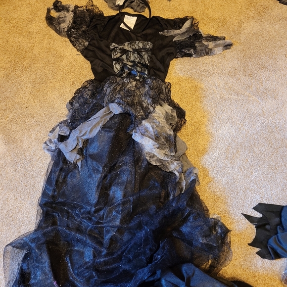 Girls costume - Picture 2 of 2